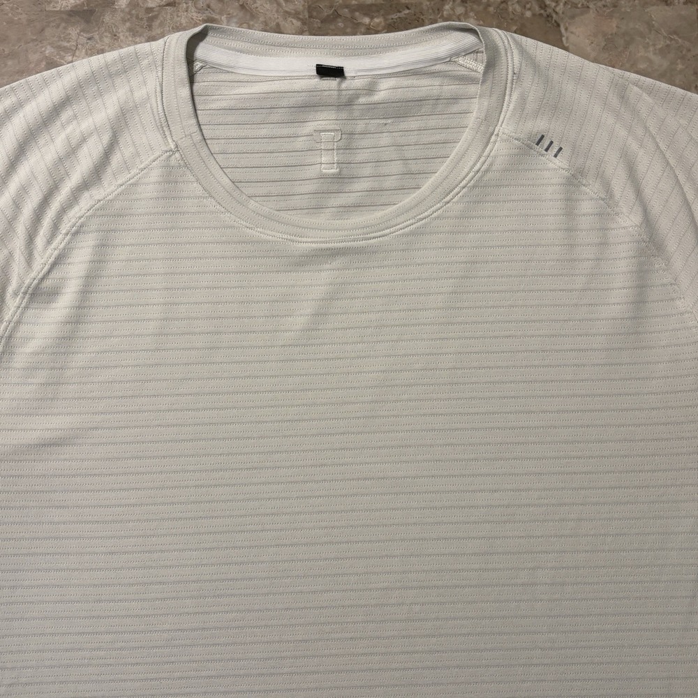Lululemon Shirt Mens 2XL License To Train Off White Short Sleeve Drysense Gym